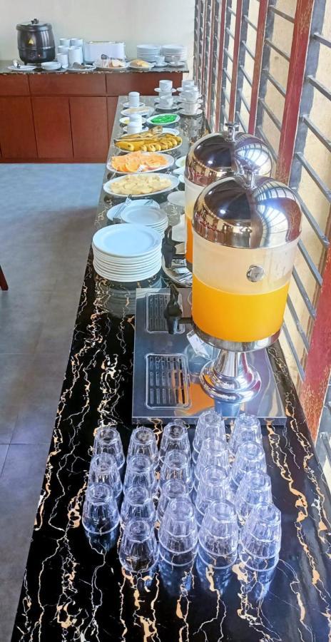 Hotel Crystal Rose - Sylhet Bagian luar foto