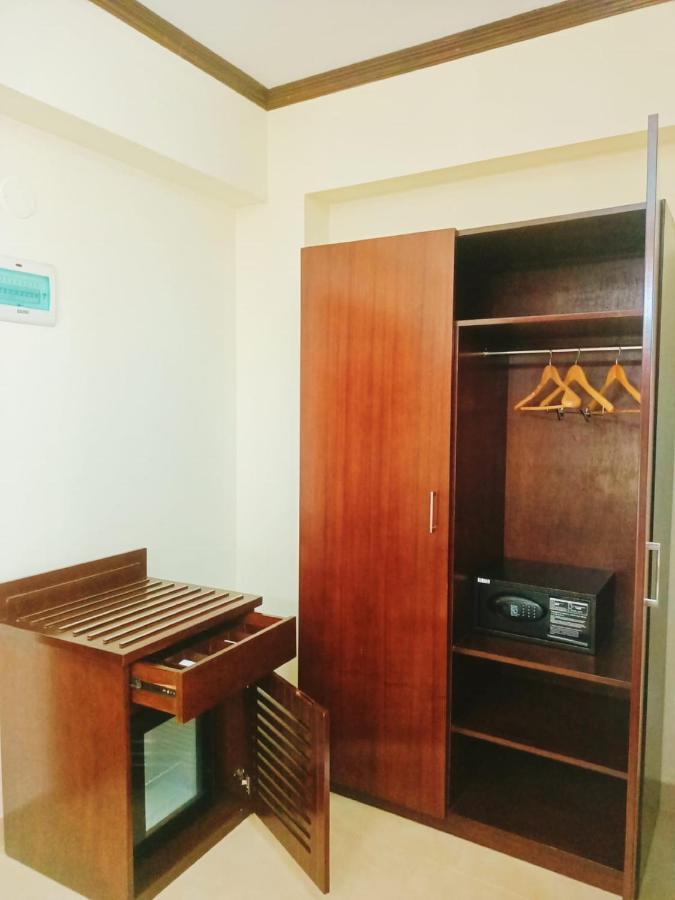 Hotel Crystal Rose - Sylhet Bagian luar foto